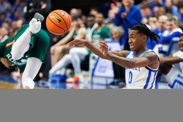 Nov 28, 2023; Lexington, Kentucky, USA; Kentucky Wildcats guard Rob Dillingham (0) passes the ball during the first half against the Miami (Fl) Hurricanes at Rupp Arena at Central Bank Center. Mandatory Credit: Jordan Prather-USA TODAY Sports